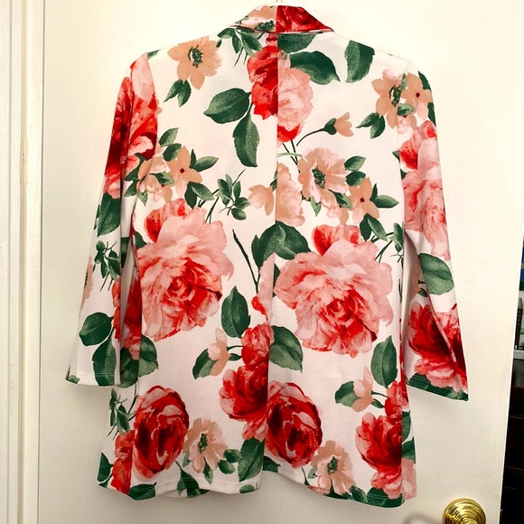 NEW Slinky Brand Beautiful Floral Jacket. Open front Relaxed sizesmall. - Picture 2 of 5